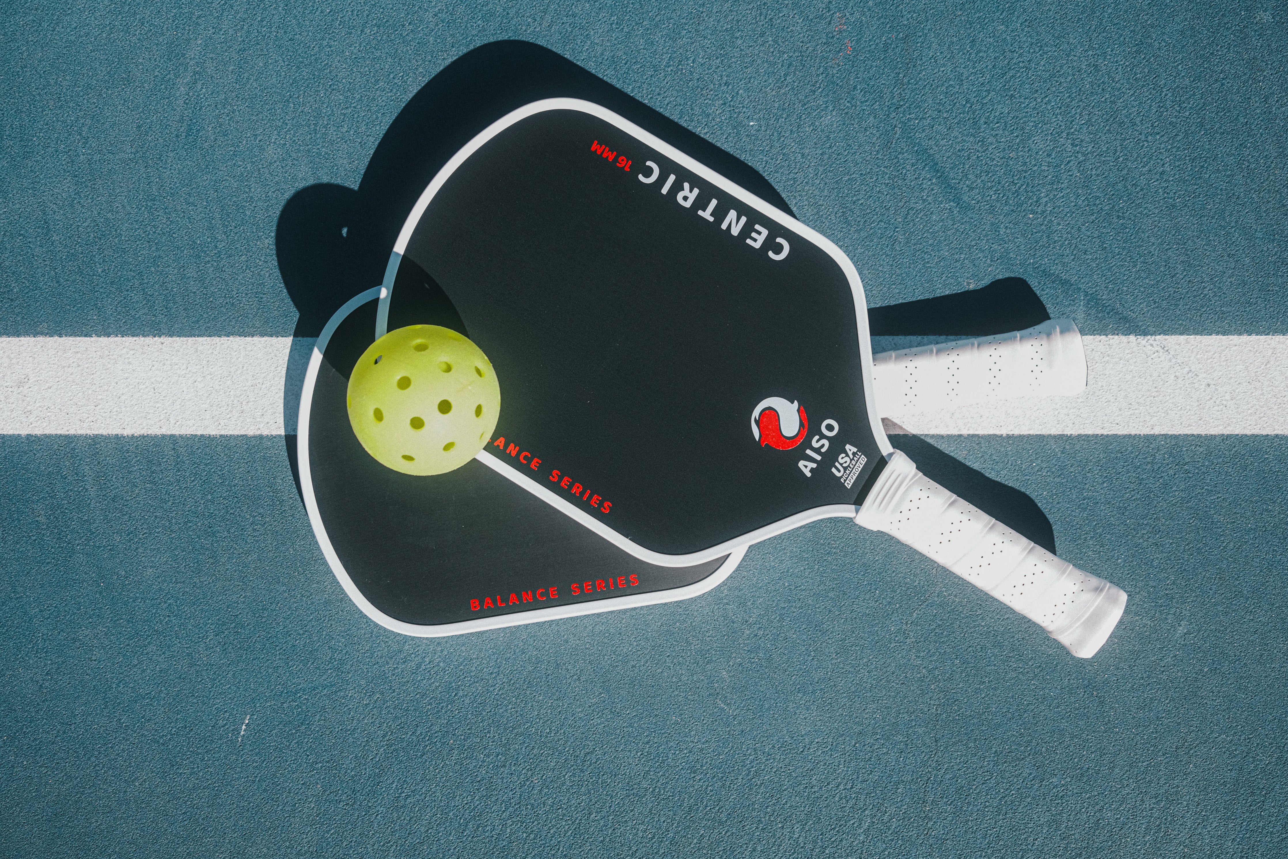 Aiso Centric 16MM Middleweight Thermo Carbon Fiber Pickleball